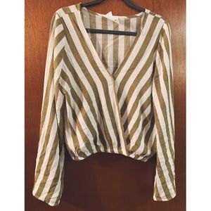 Bell sleeved blouse